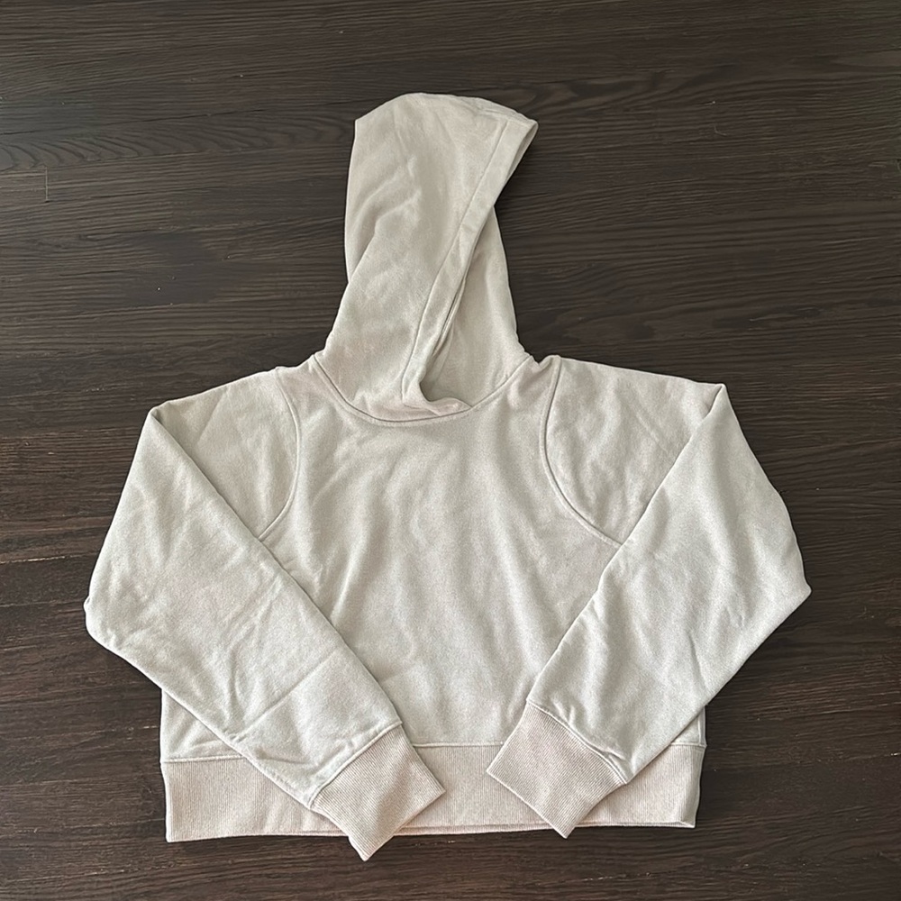 Cropped lululemon hoodie